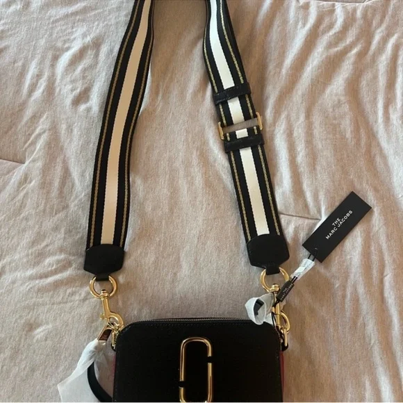 Marc Jacobs Black and Burgundy Snapshot Crossbody Bag - Picture 6 of 8